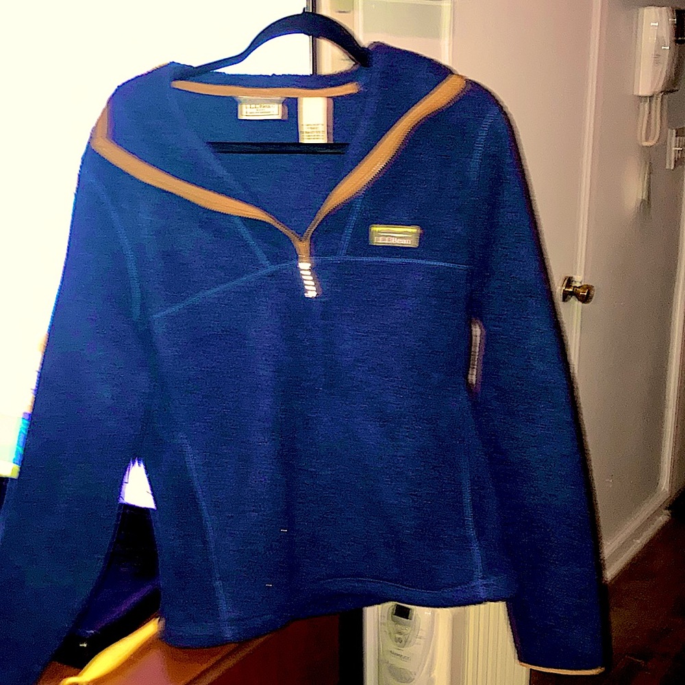 LL Bean fleece worm worn very little.